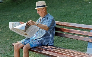 Senior auf Bank